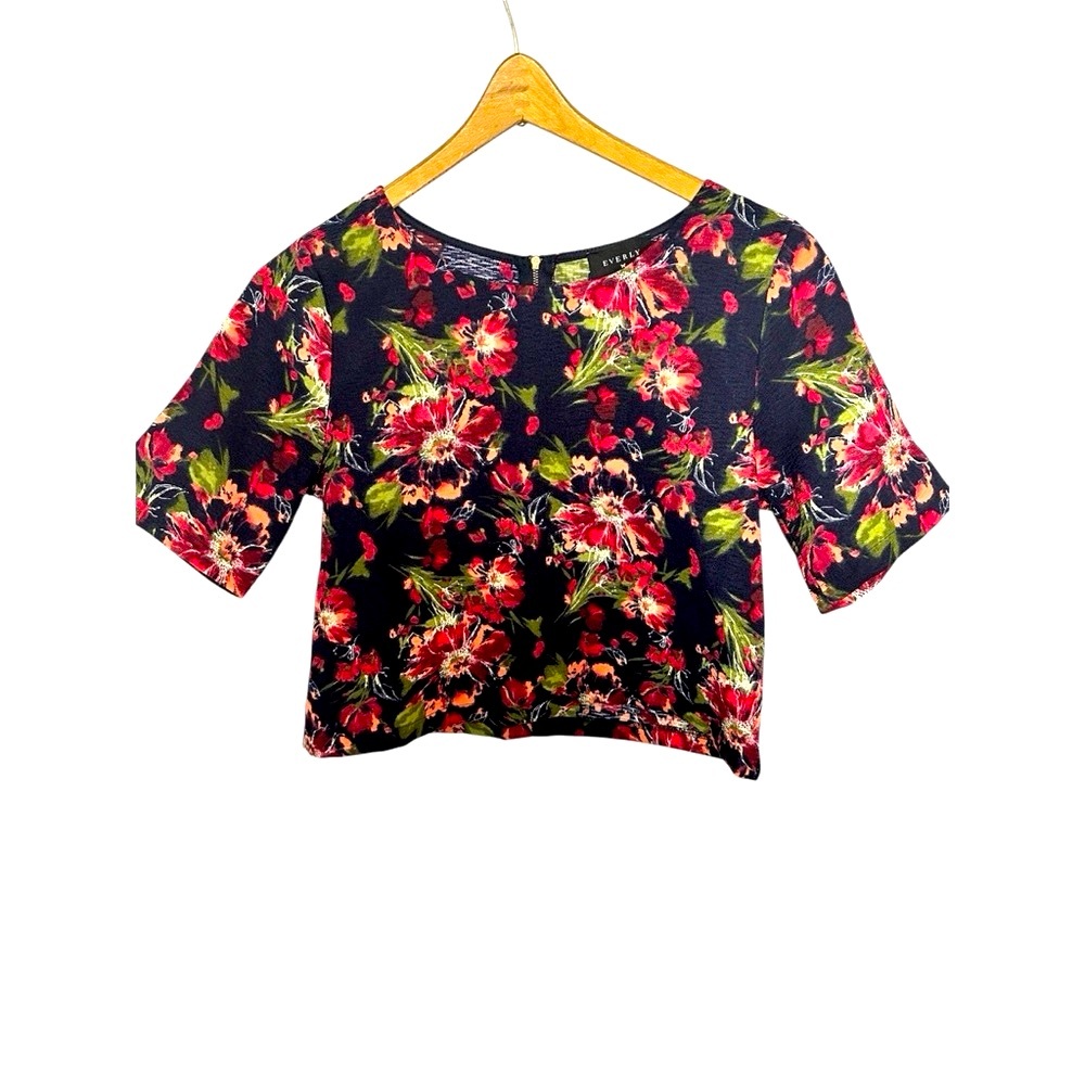 Everly Floral Black Crop Top 3/4 Sleeves Colorful S